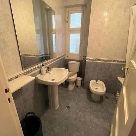 Beautiful With Patio In Bica Apartment Lisbon