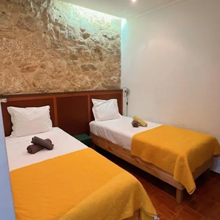 Beautiful With Patio In Bica Lisbon