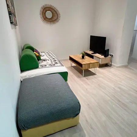 Beautiful With Patio In Bica Lisbon